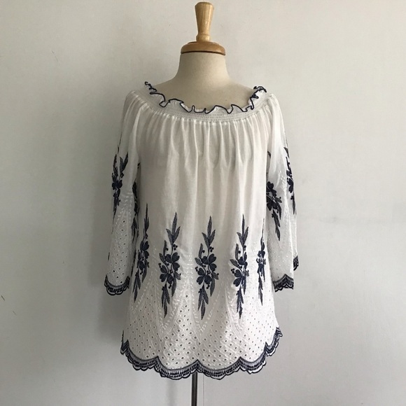 RD KOKO White Eyelet and Blue Embroidered 3/4 Sleeve boho elastic neck blouse M - Picture 1 of 9